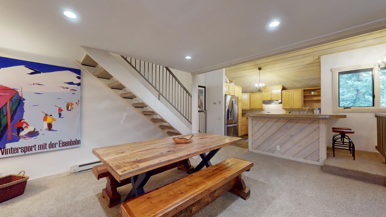 Photo of Livingroom in Elkhorn Village