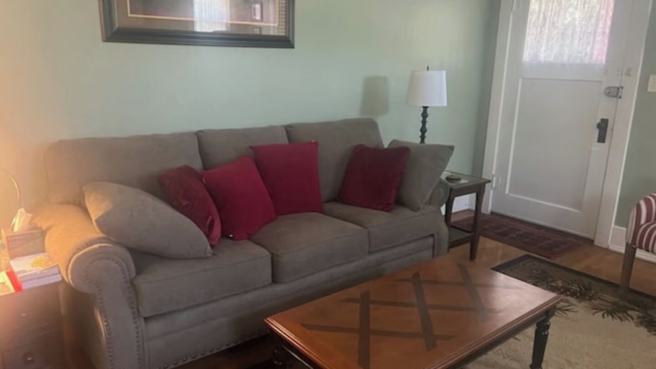 Photo of Livingroom in Downtown Klamath Falls
