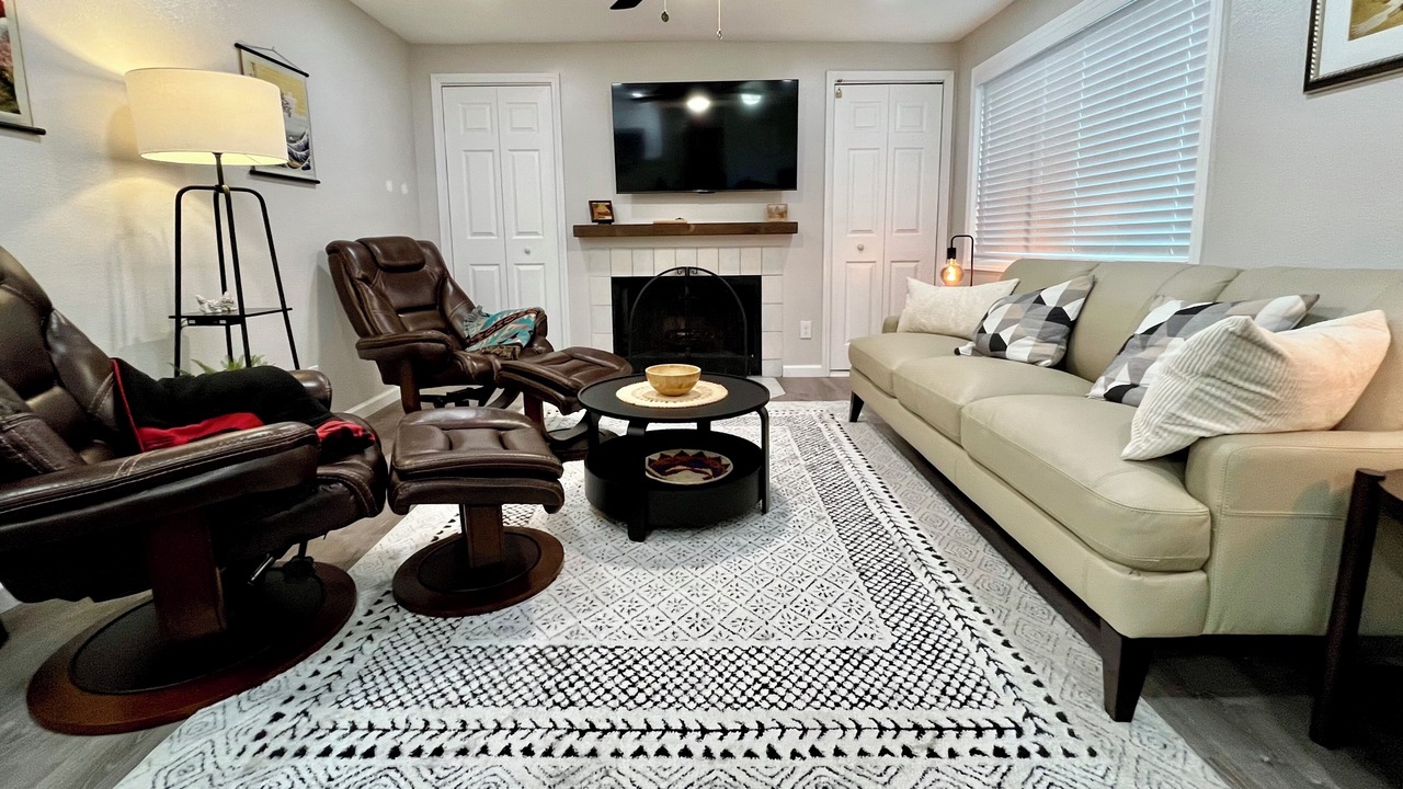 Photo of Livingroom in SeaTac