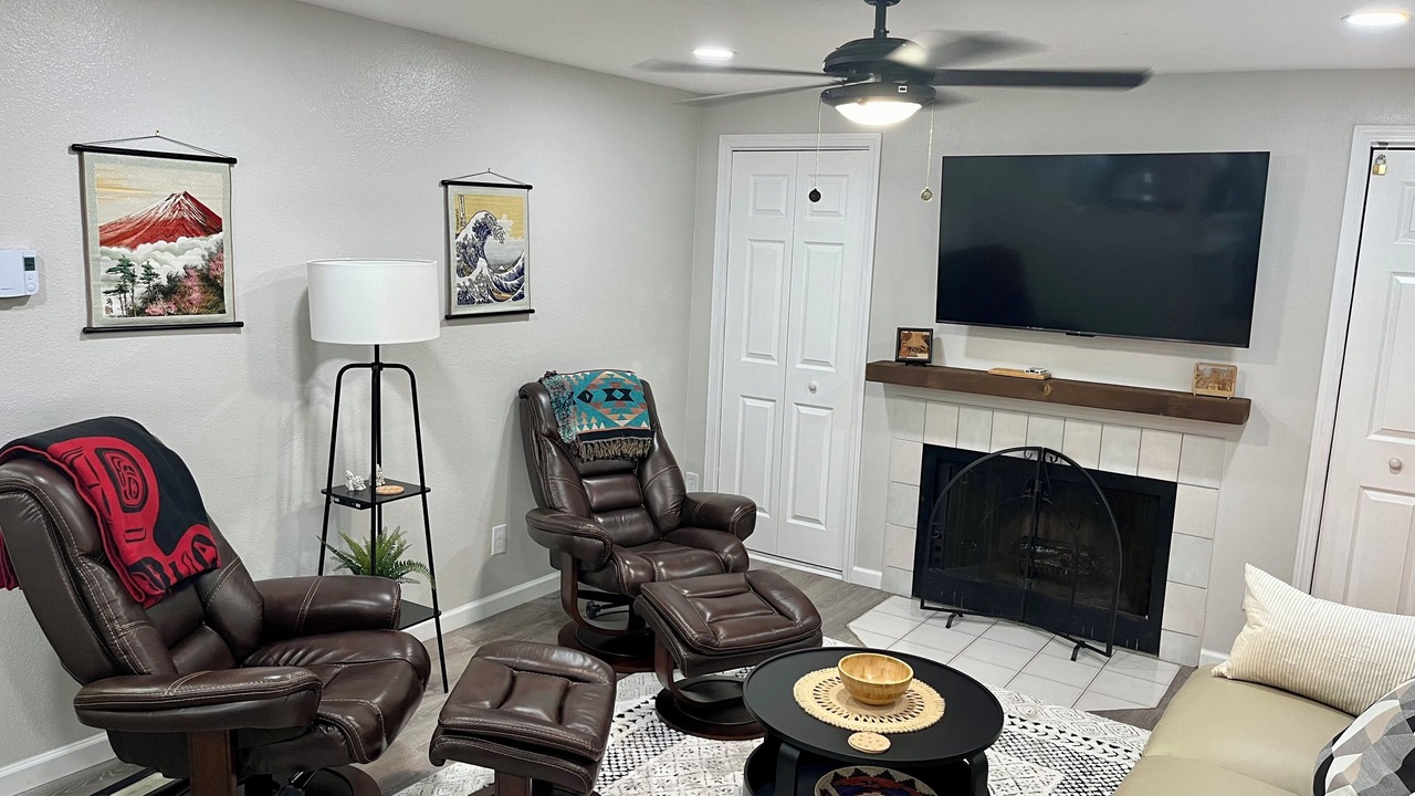 Photo of Livingroom in SeaTac