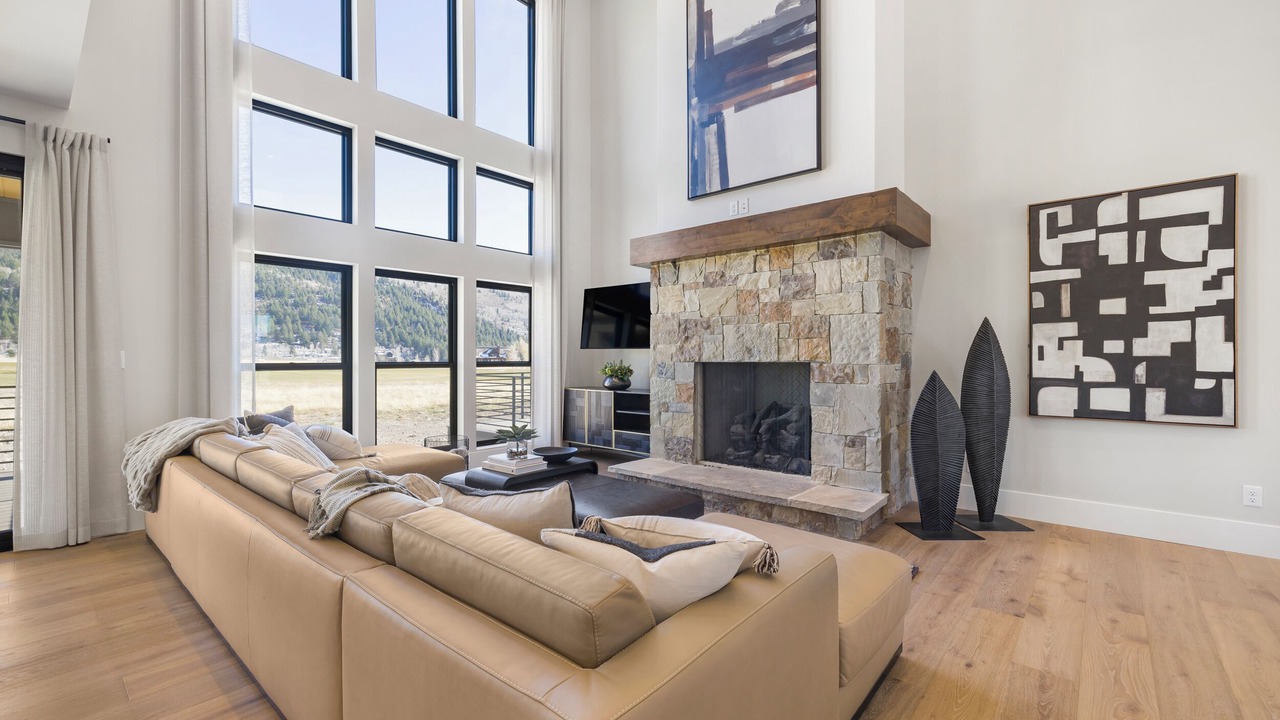 Photo of Livingroom in Victor