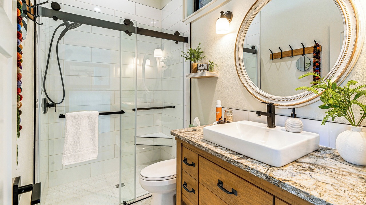 Photo of Bathroom in Roseburg