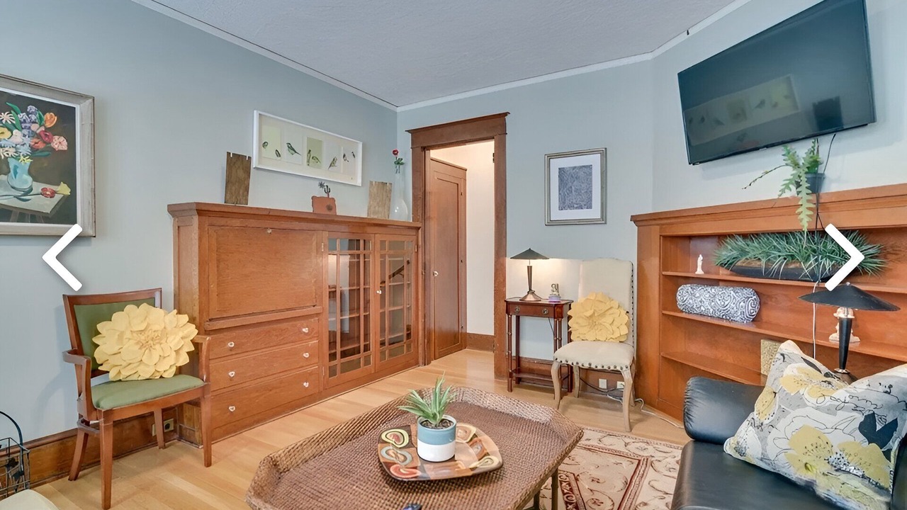 Photo of Livingroom in Hollywood District