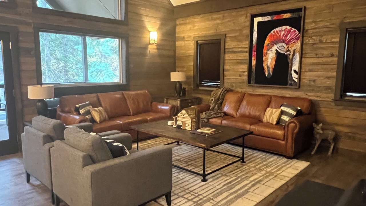 Photo of Bedroom in Garden Valley