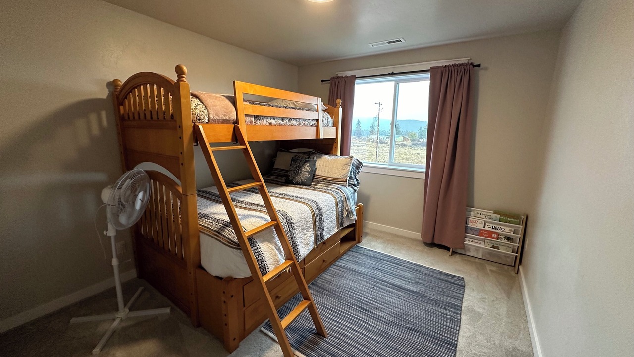 Photo of Bedroom in Chiloquin