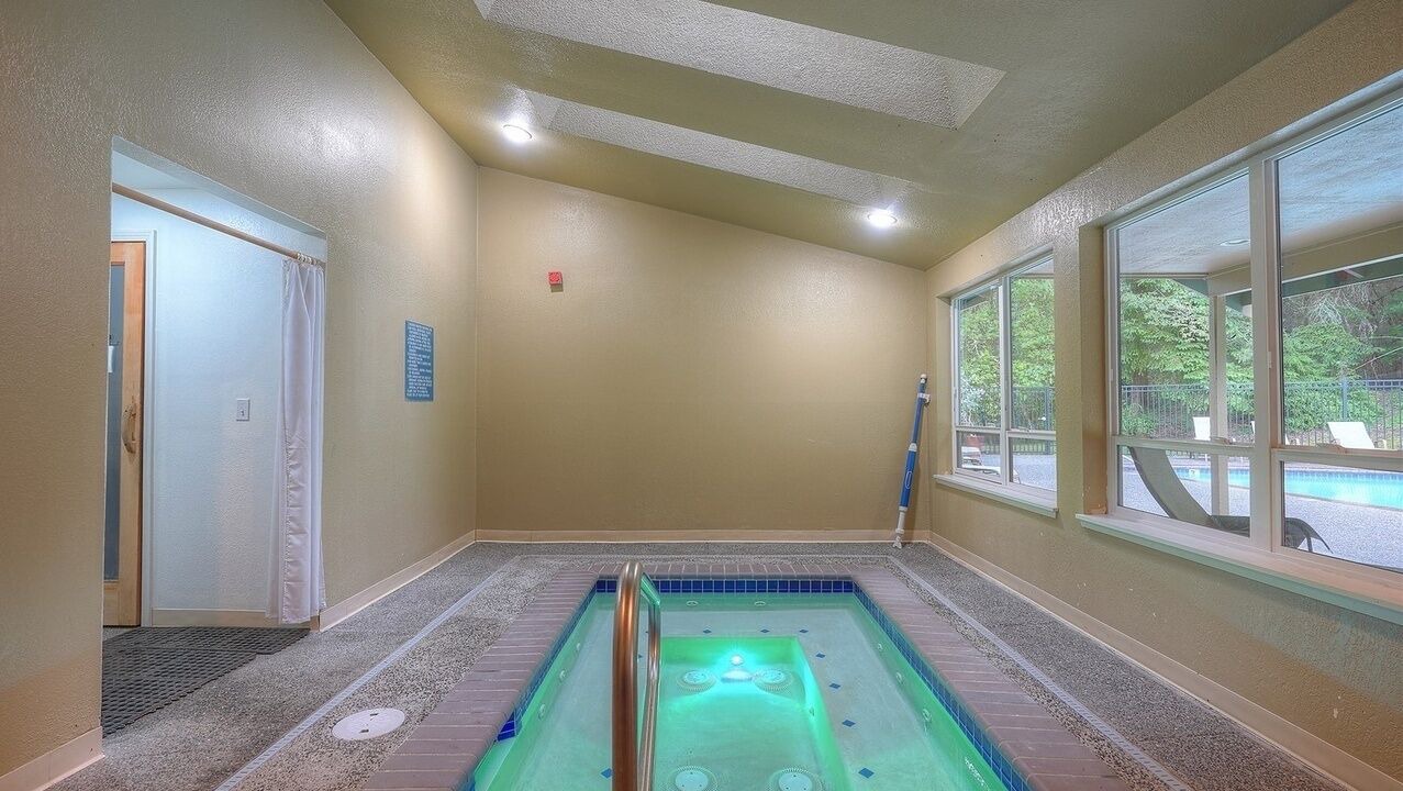Photo of Outdoor in West End