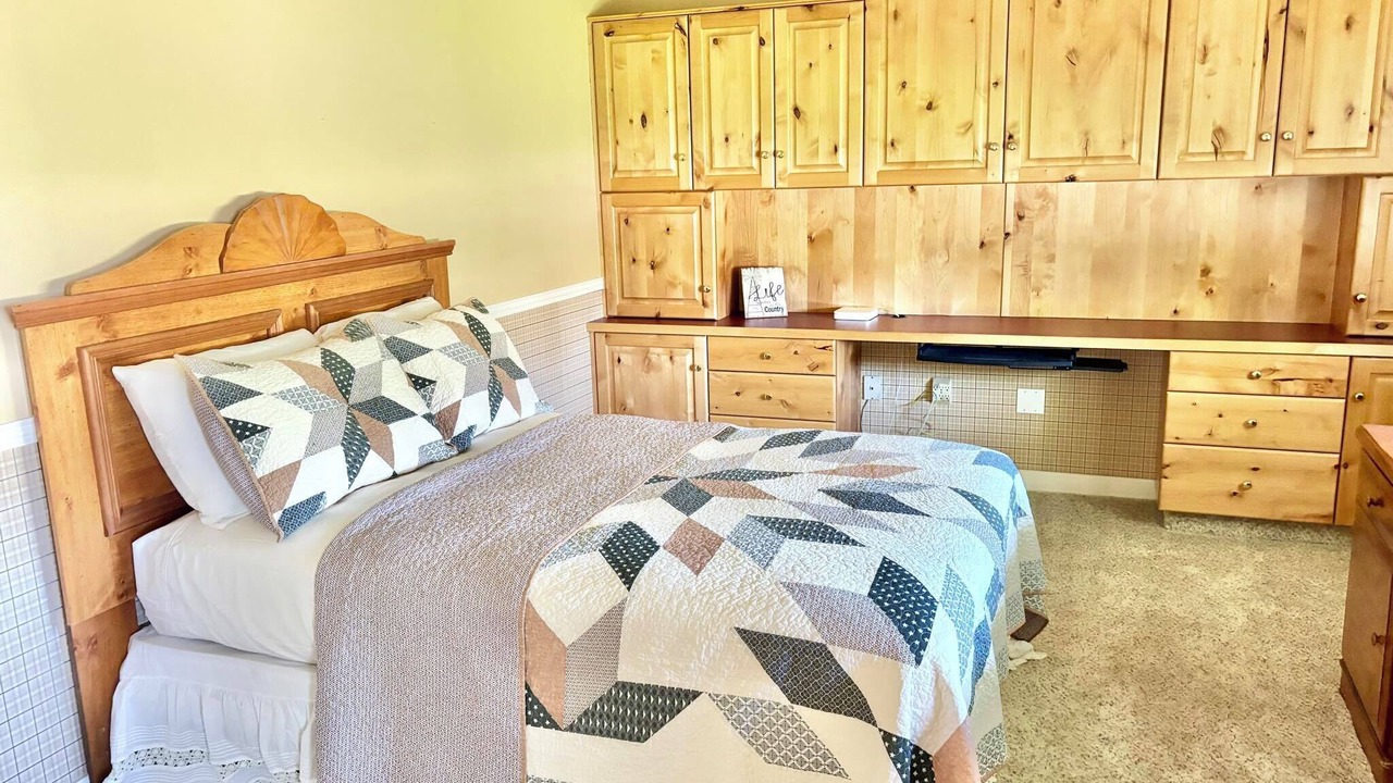 Photo of Bedroom in Holbrook
