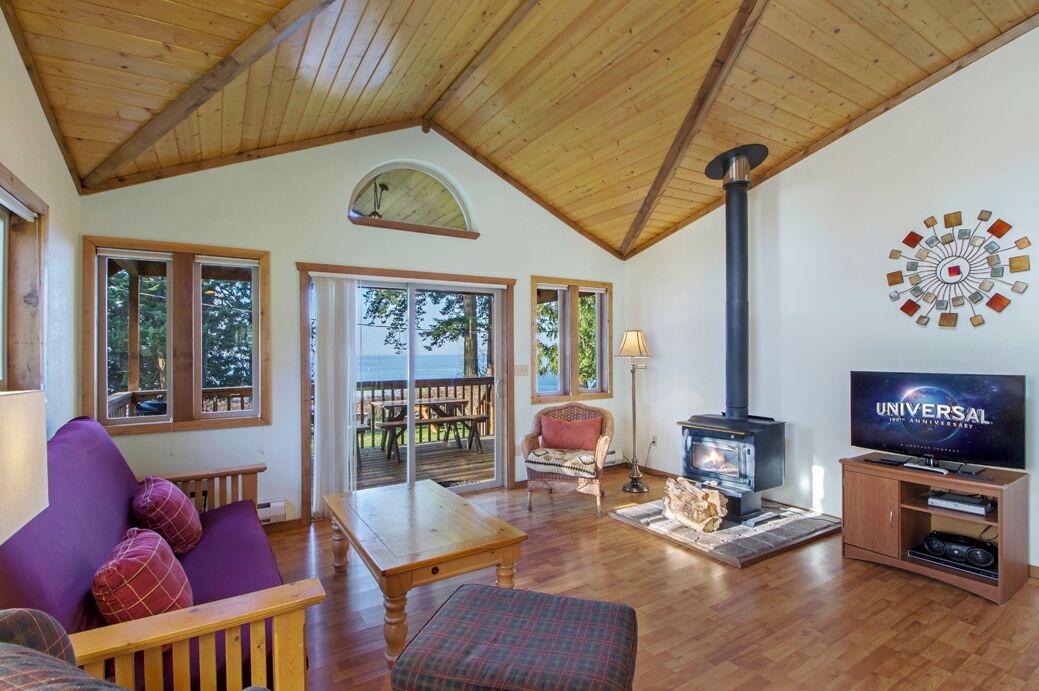 Photo of Livingroom in Eastsound