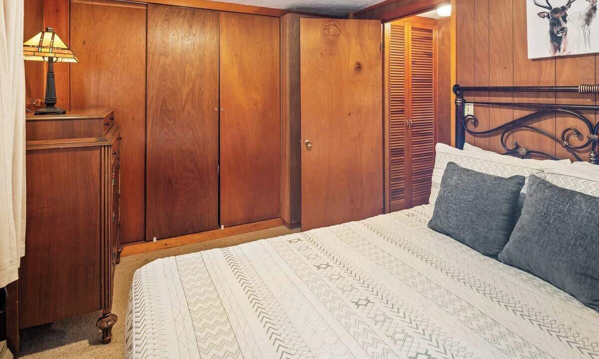 Photo of Bedroom in Sandpoint
