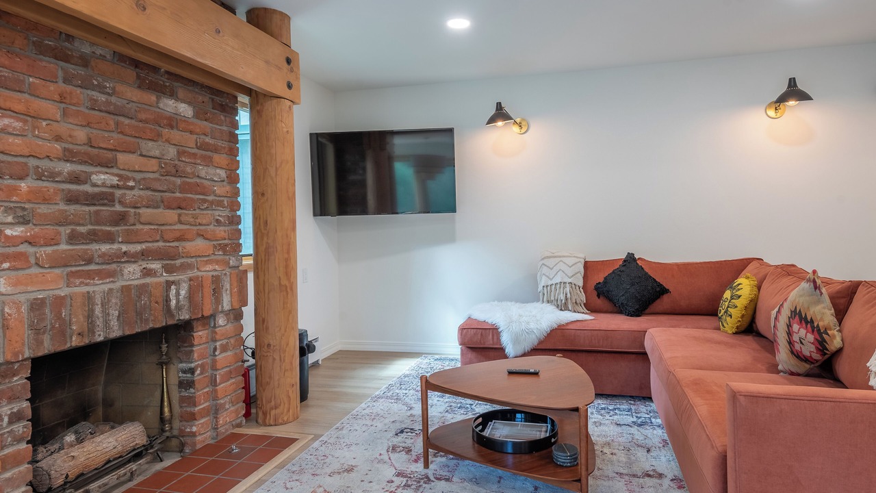 Photo of Livingroom in Warm Springs
