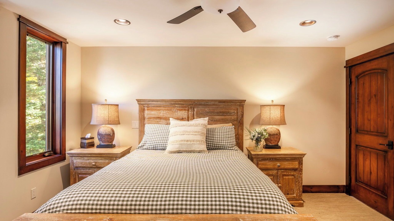 Photo of Bedroom in Elkhorn