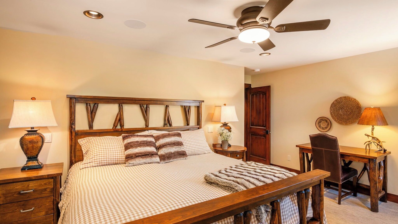 Photo of Bedroom in Elkhorn