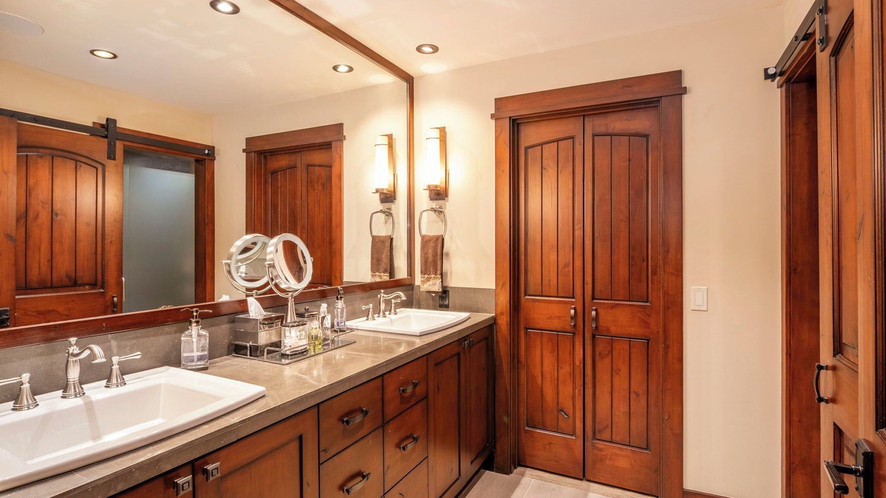 Photo of Bathroom in Elkhorn