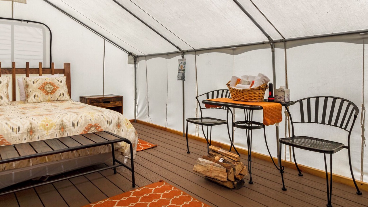 Photo of Bedroom in Eastsound