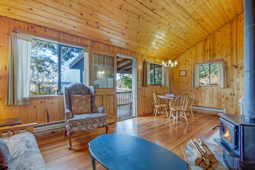 Photo of Livingroom in Eastsound