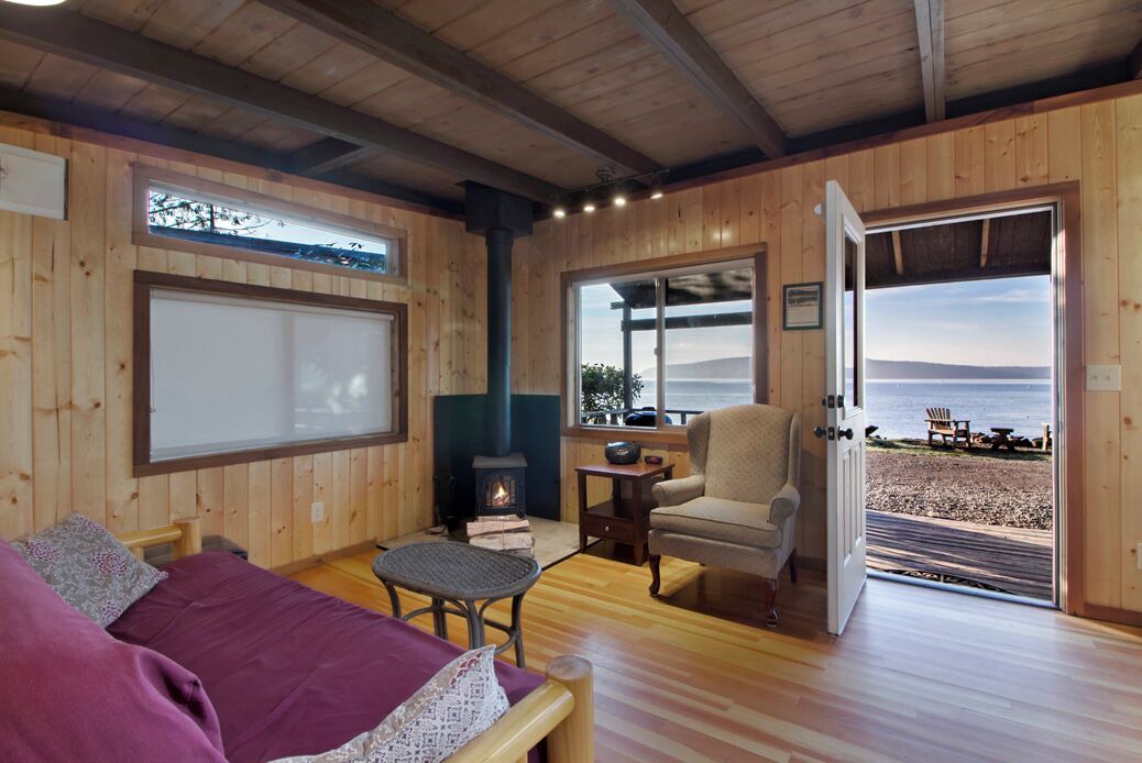 Photo of Livingroom in Eastsound