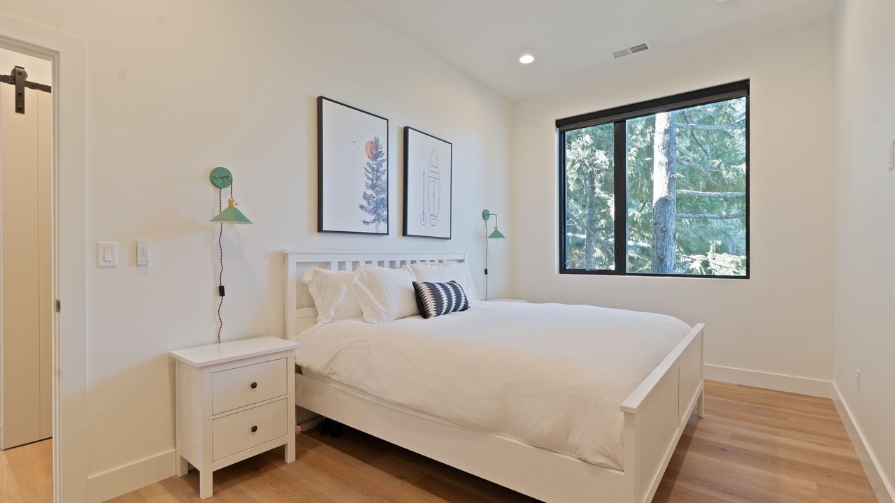 Photo of Bedroom in Sandpoint