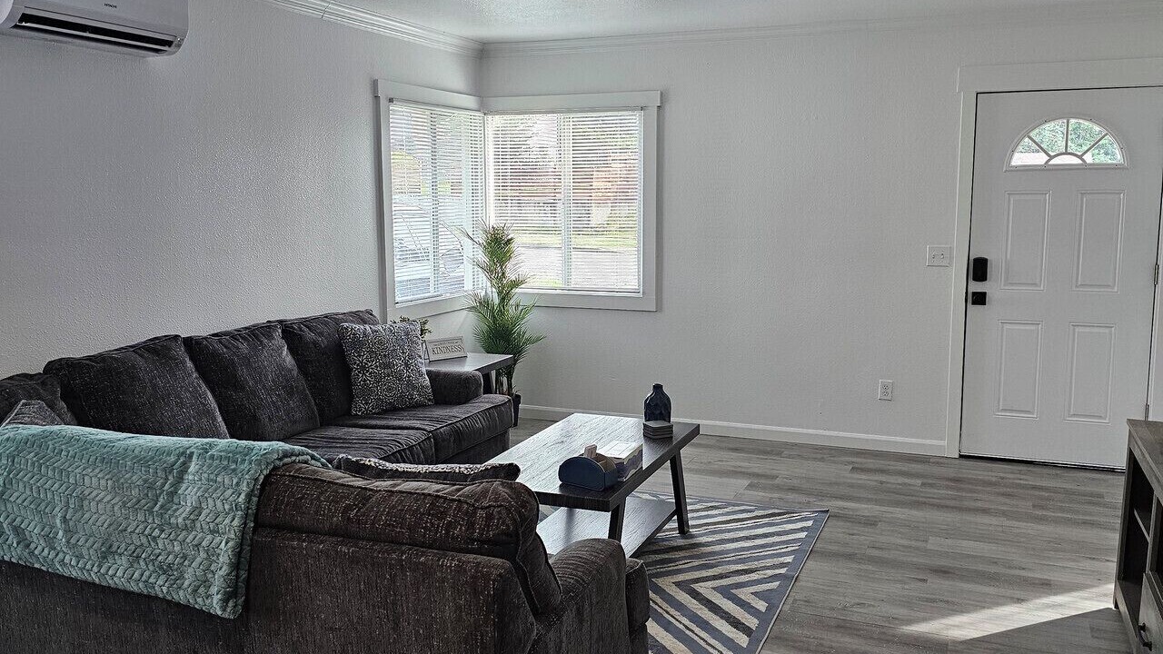 Photo of Livingroom in South Tacoma