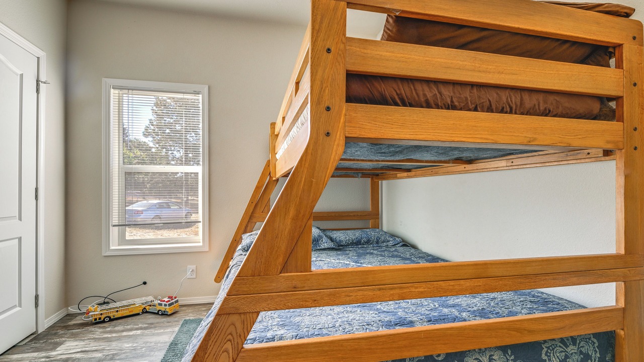 Photo of Bedroom in Chiloquin