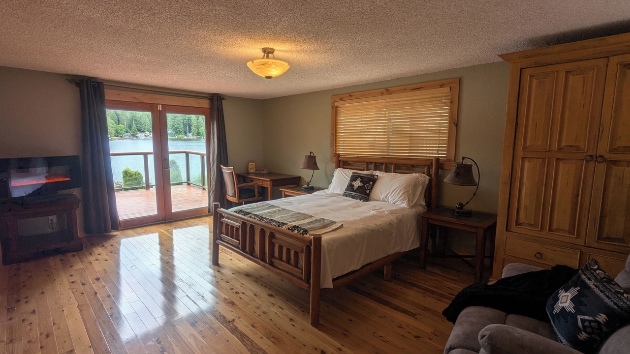 Photo of Bedroom in Eatonville