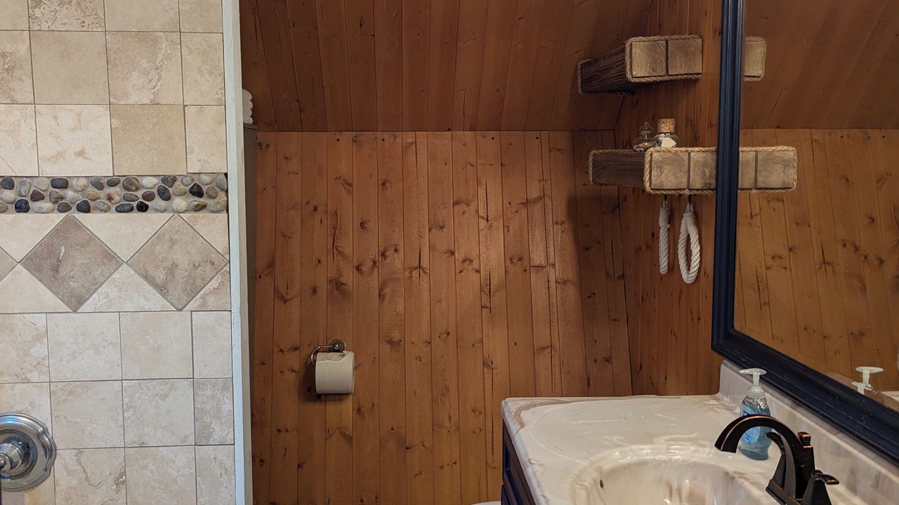 Photo of Bathroom in Eatonville