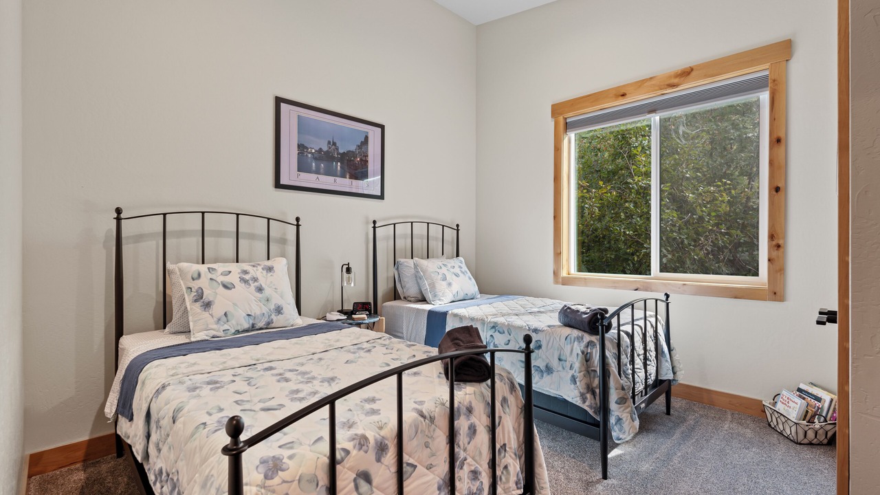 Photo of Bedroom in Sandpoint