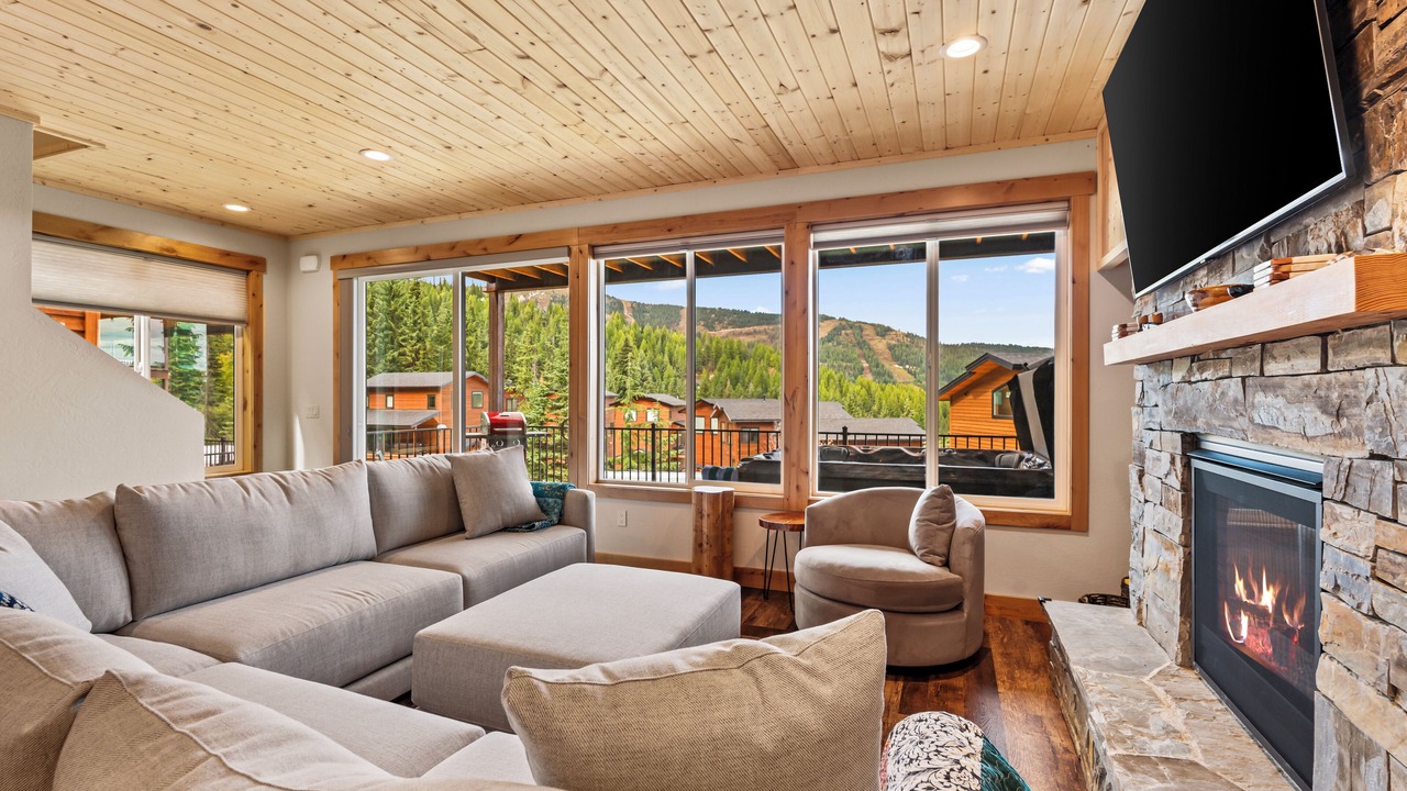Photo of Livingroom in Sandpoint