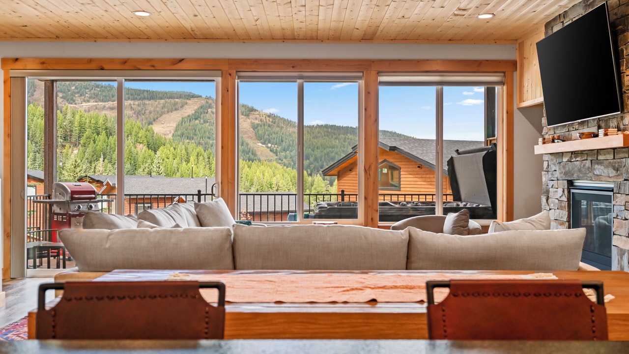 Photo of Livingroom in Sandpoint