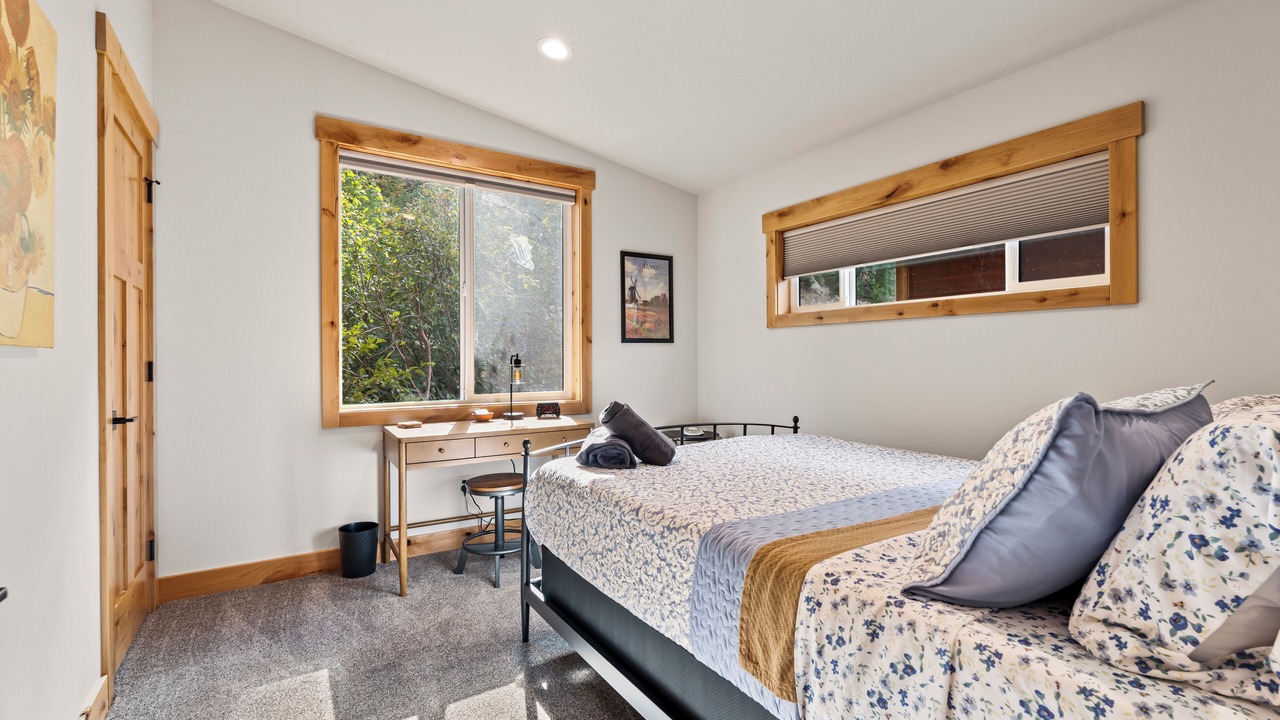 Photo of Bedroom in Sandpoint