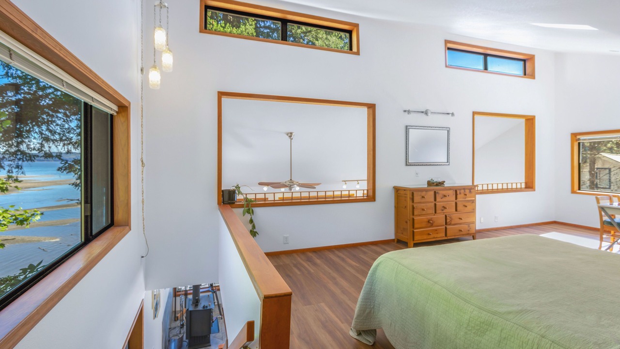Photo of Bedroom in Brinnon