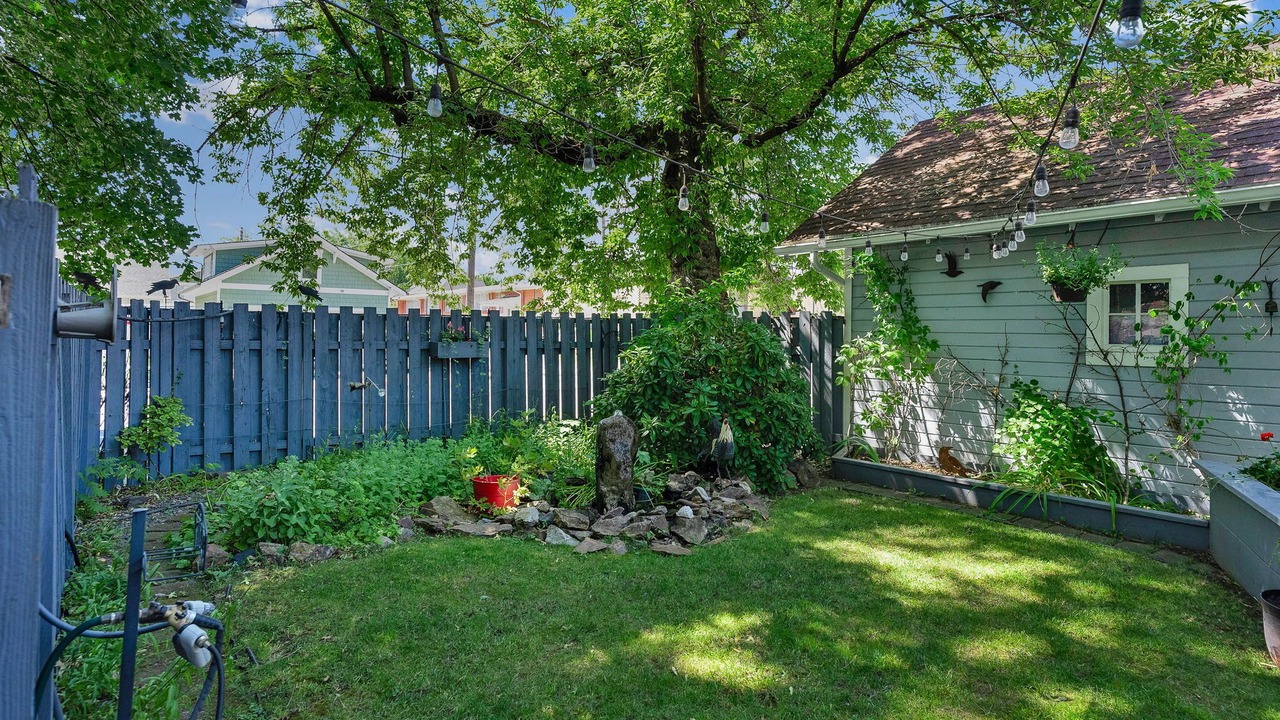 Photo of Outdoor in Garden District