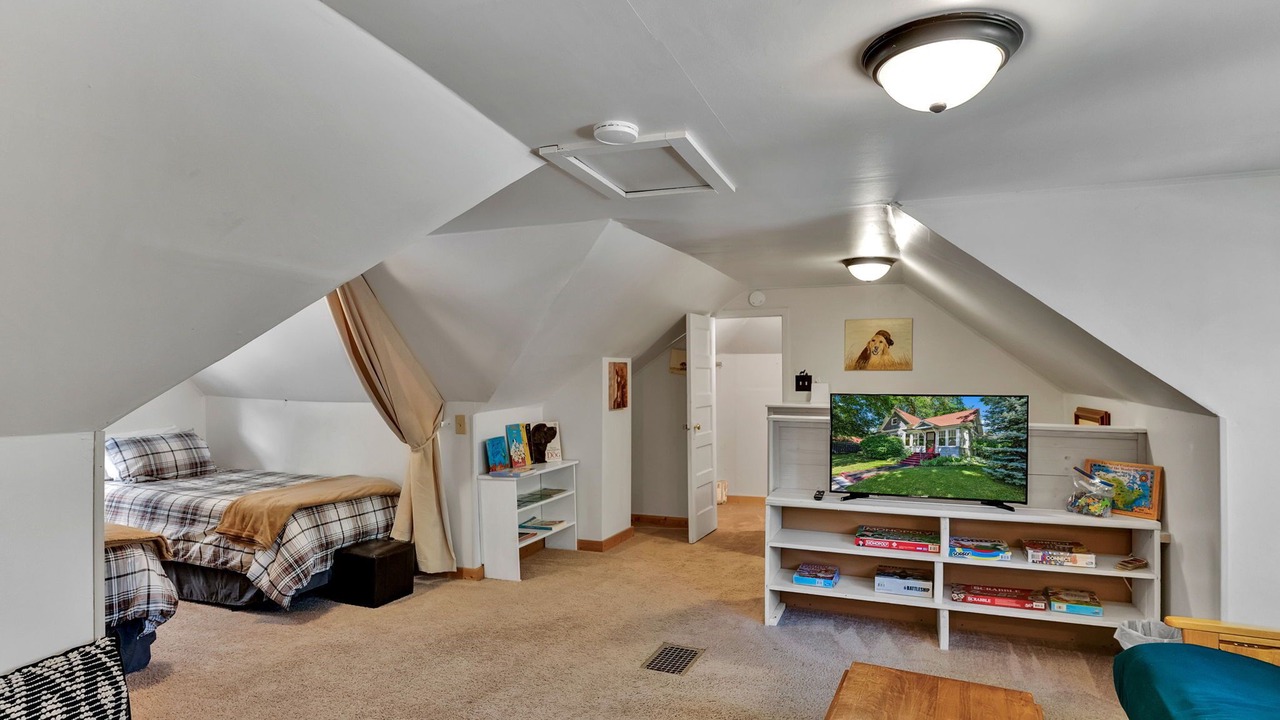 Photo of Bedroom in Garden District