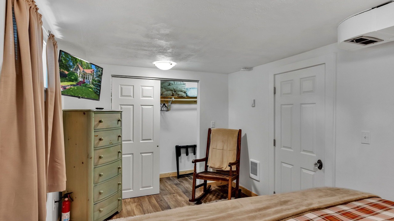 Photo of Bedroom in Garden District