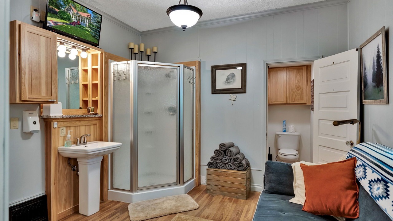 Photo of Bathroom in Garden District