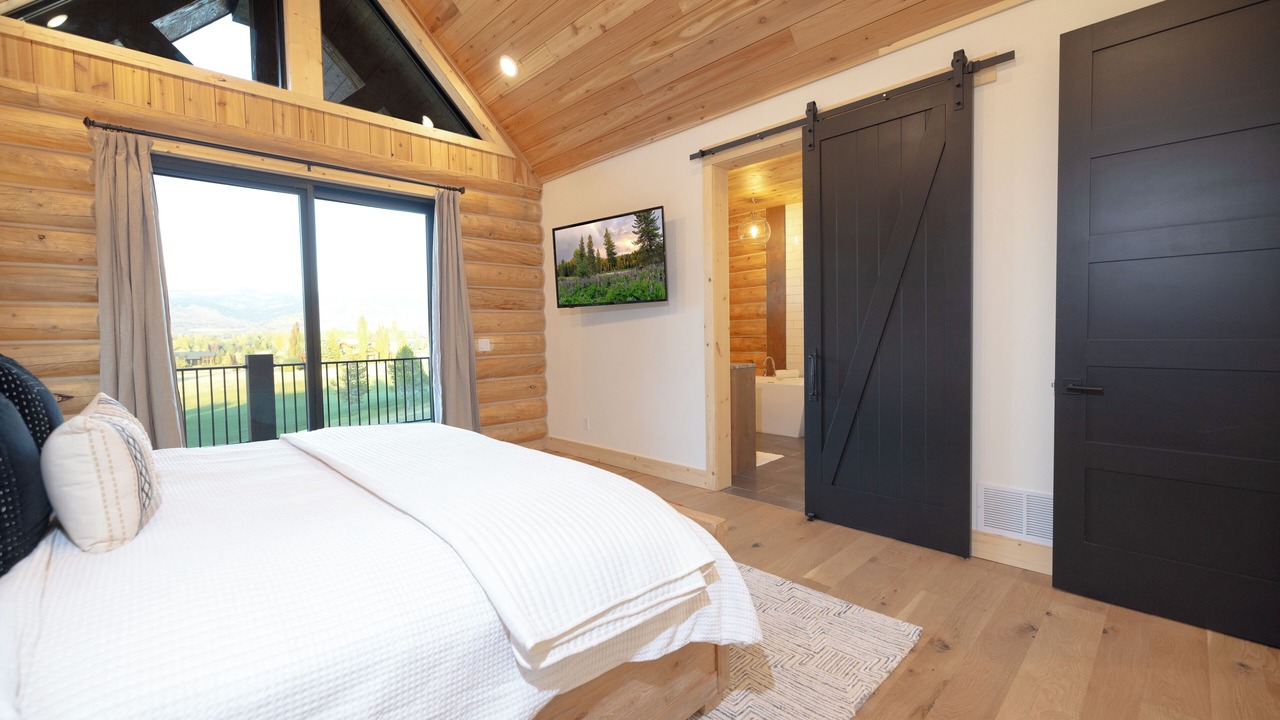 Photo of Bedroom in Victor