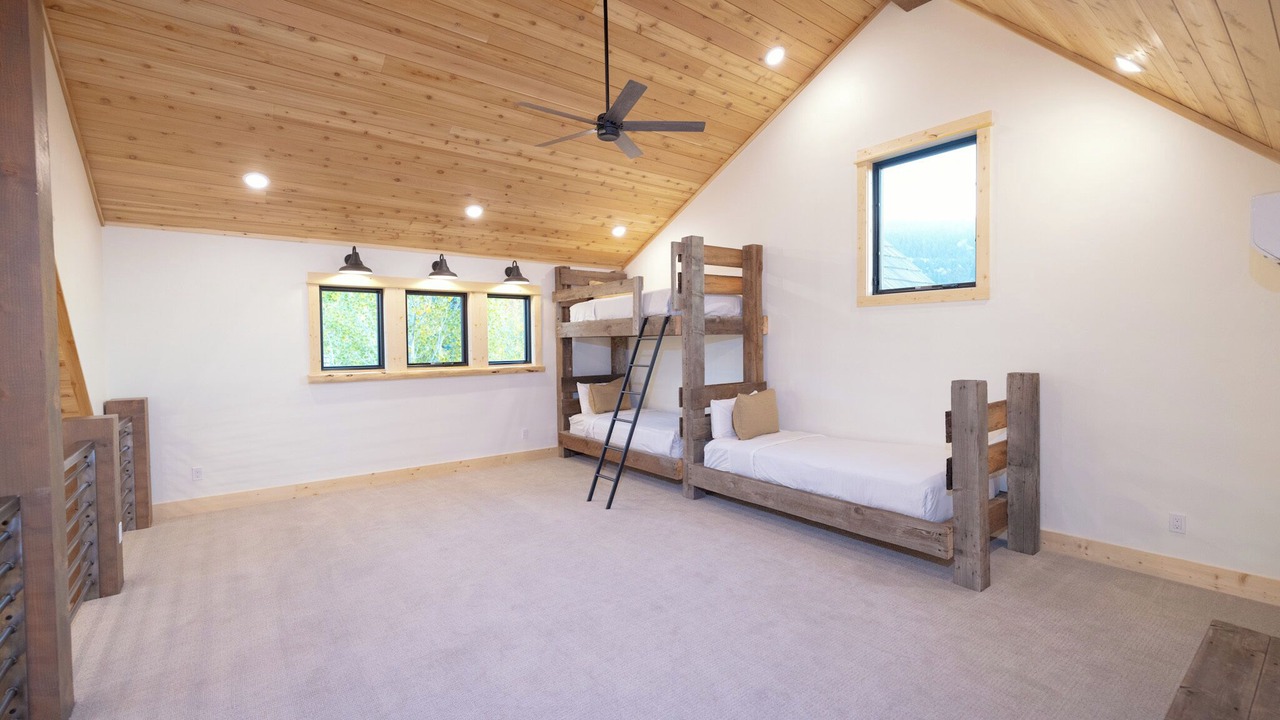 Photo of Bedroom in Victor