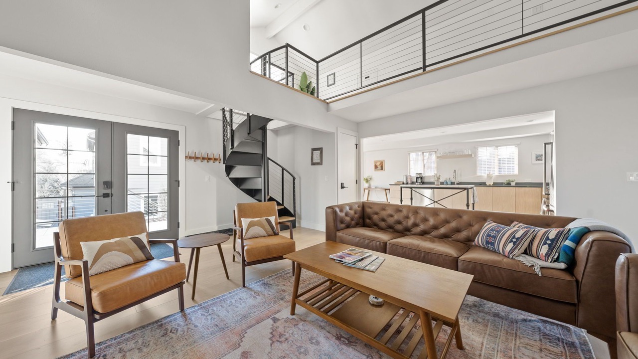 Photo of Livingroom in Bend