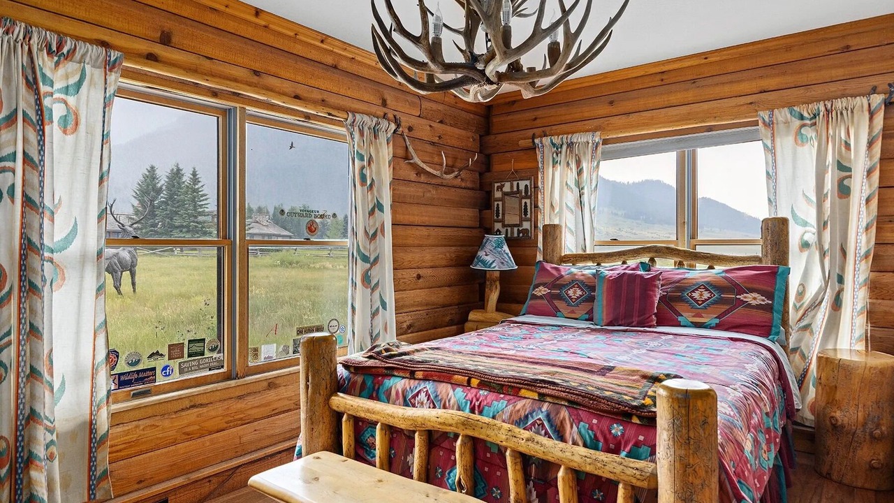 Photo of Bedroom in Jackson
