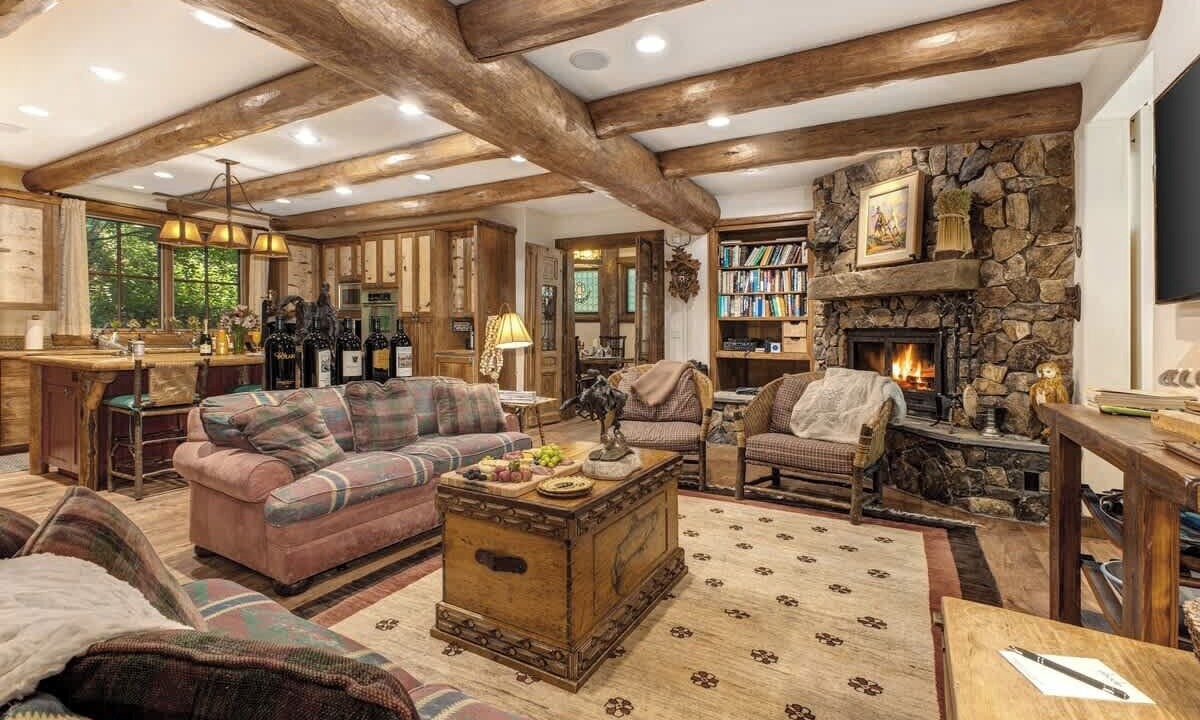 Photo of Livingroom in Warm Springs