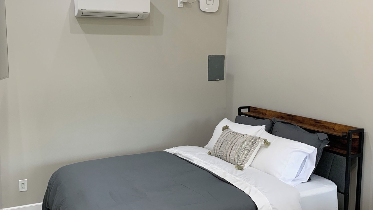 Photo of Bedroom in Roseburg