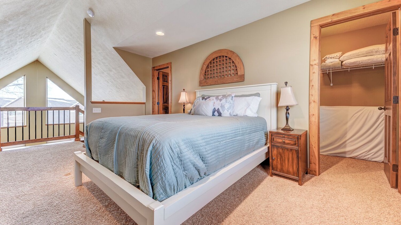 Photo of Bedroom in Spirit Lake