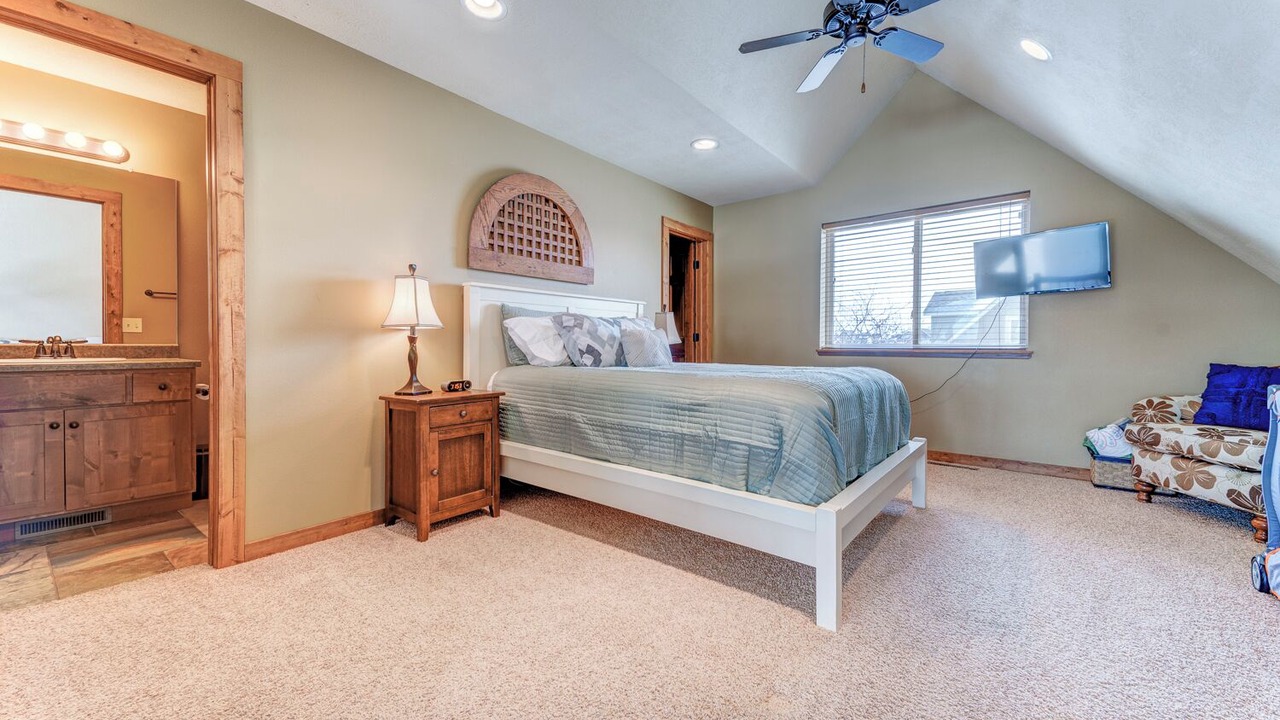 Photo of Bedroom in Spirit Lake