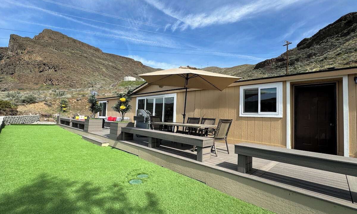 Photo of Outdoor in Sunland Estates