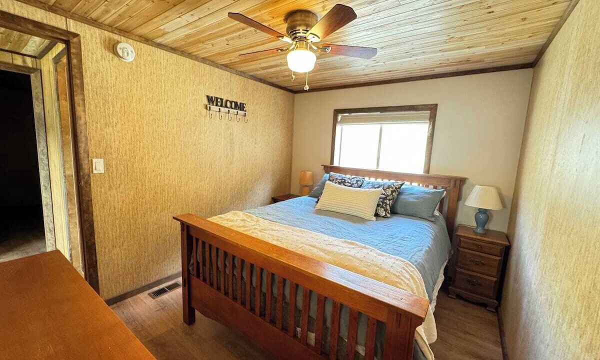 Photo of Bedroom in Sunland Estates