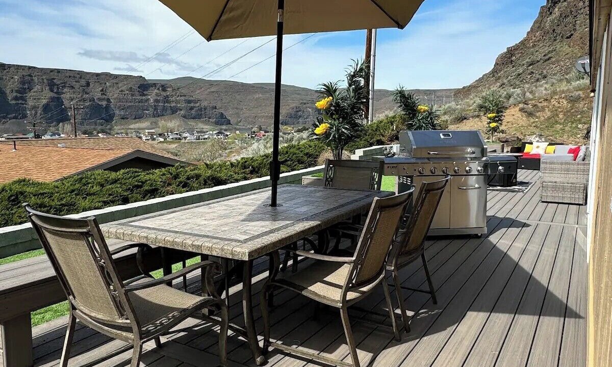Photo of Outdoor in Sunland Estates