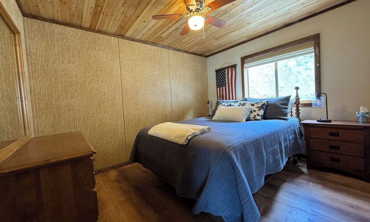 Photo of Bedroom in Sunland Estates