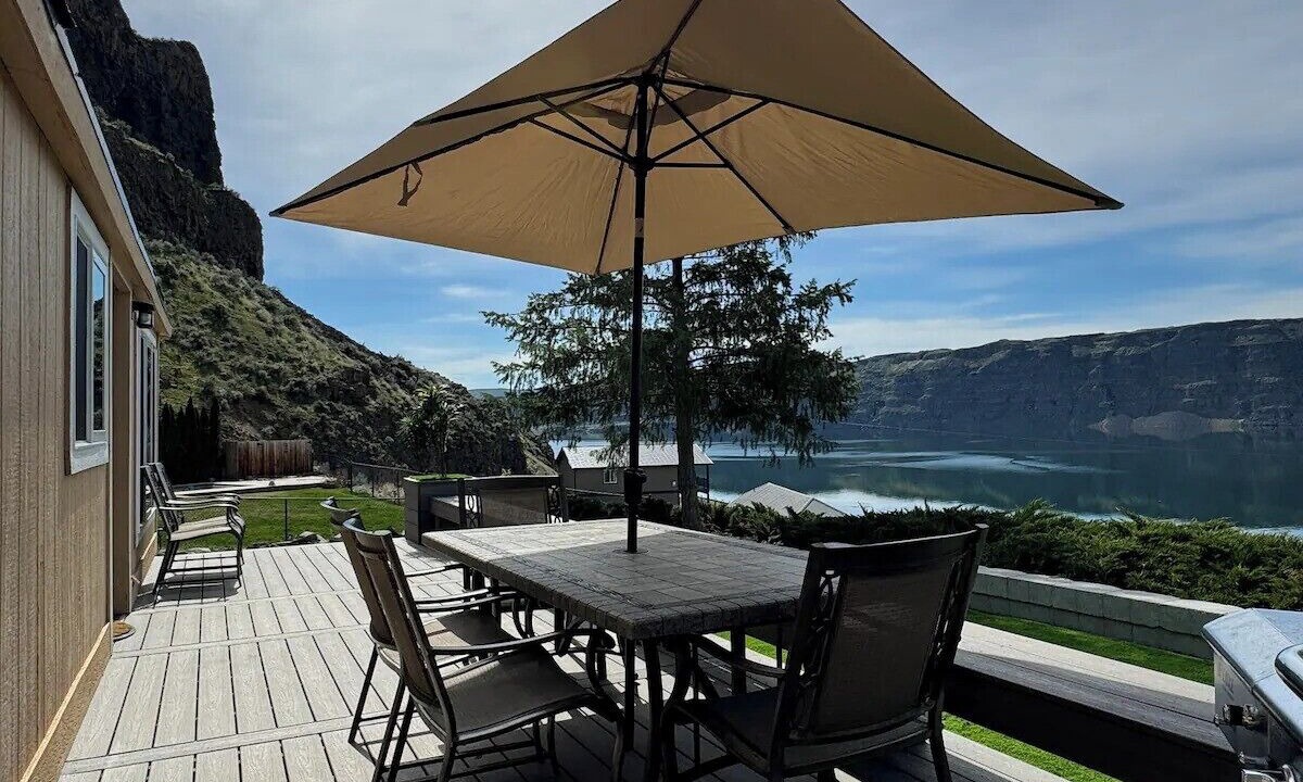 Photo of Outdoor in Sunland Estates