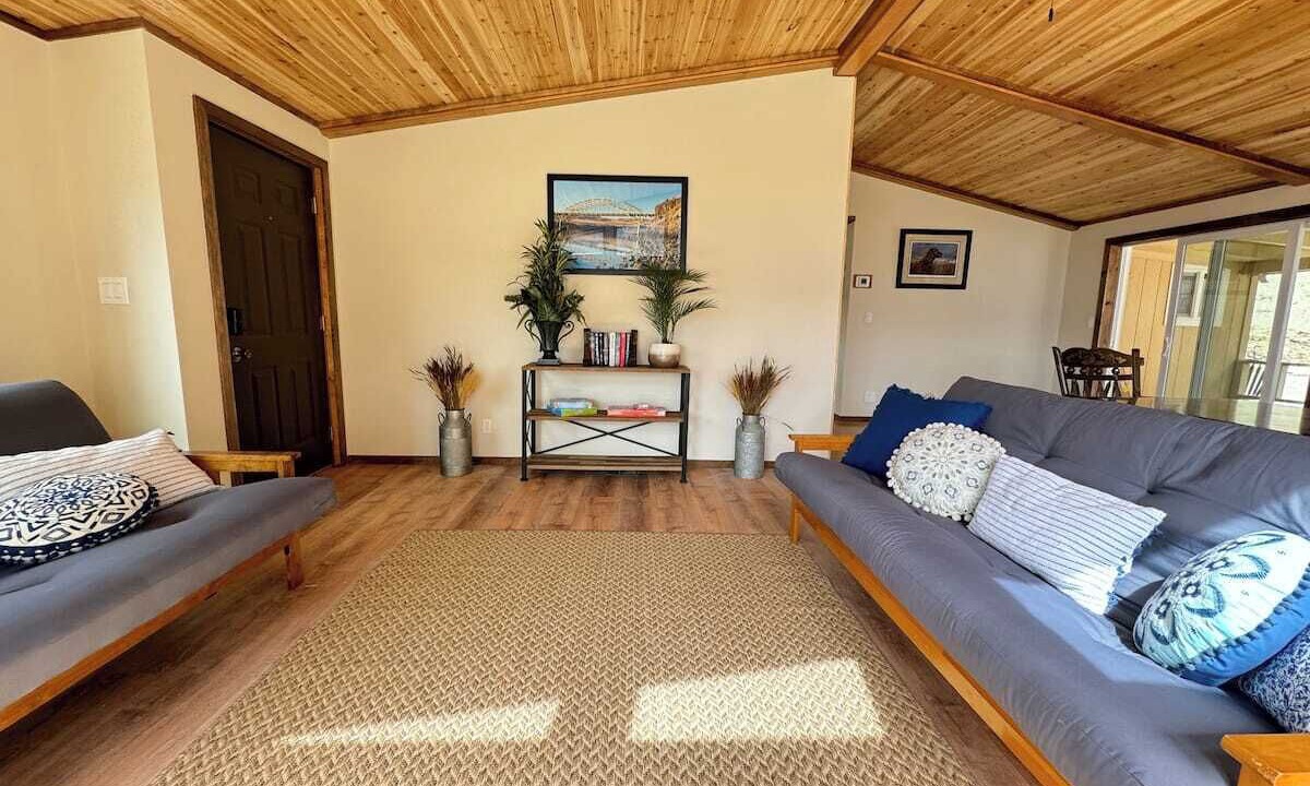 Photo of Livingroom in Sunland Estates
