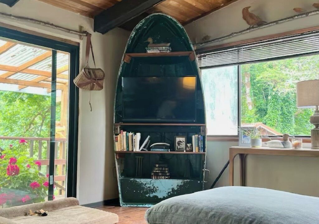 Photo of Livingroom in Scottsburg
