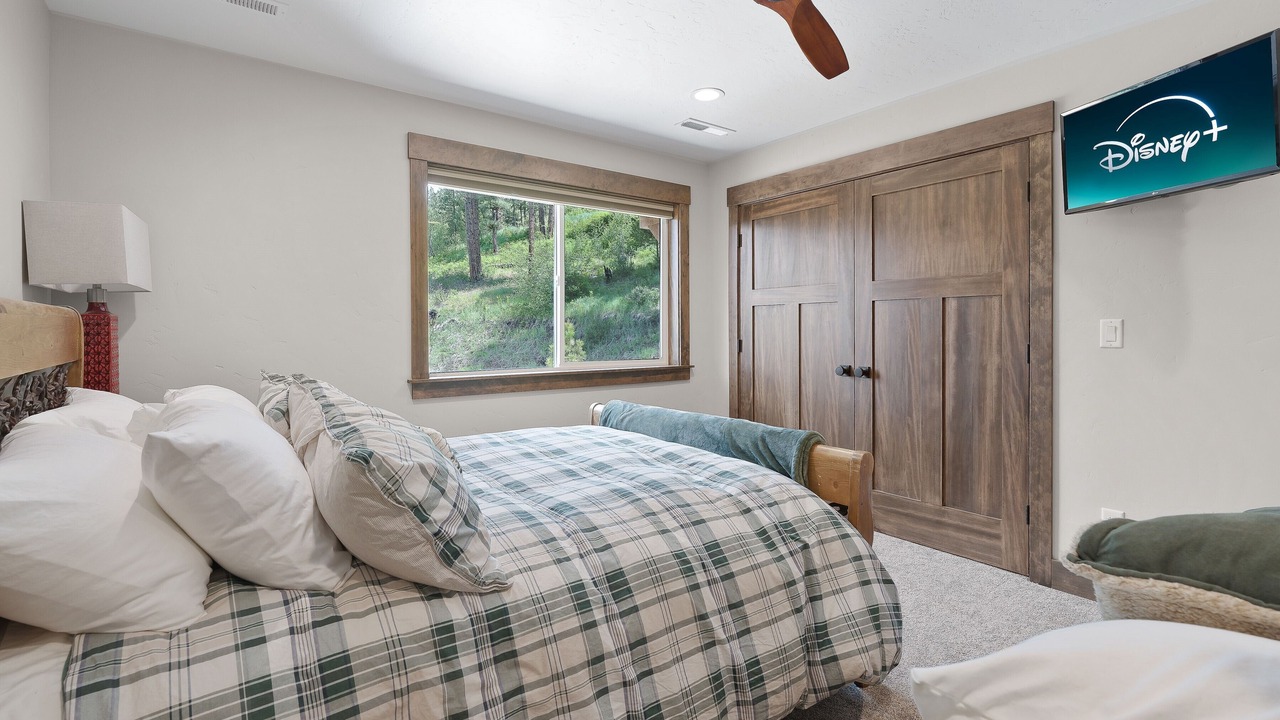 Photo of Bedroom in Garden Valley